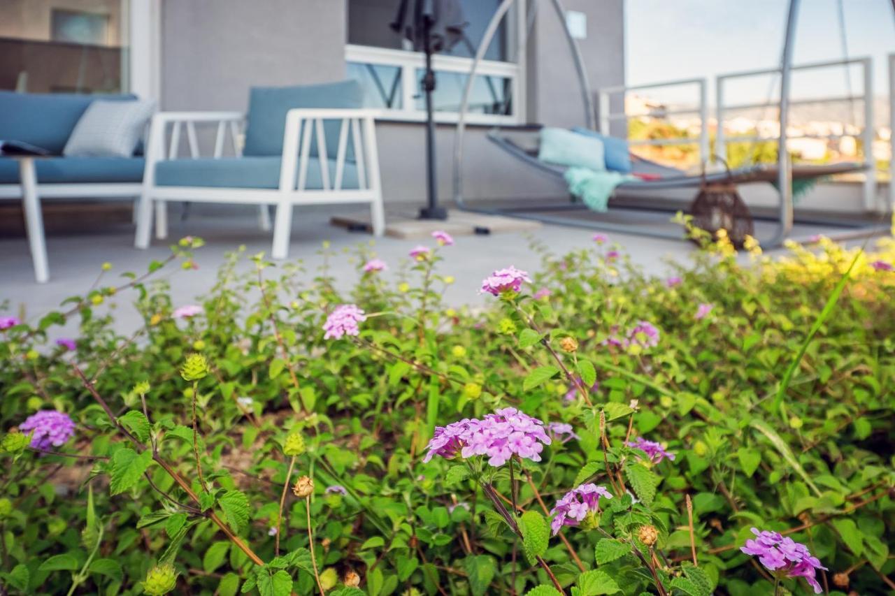 Sea View With Garden Apartment Joshua Сплит Экстерьер фото